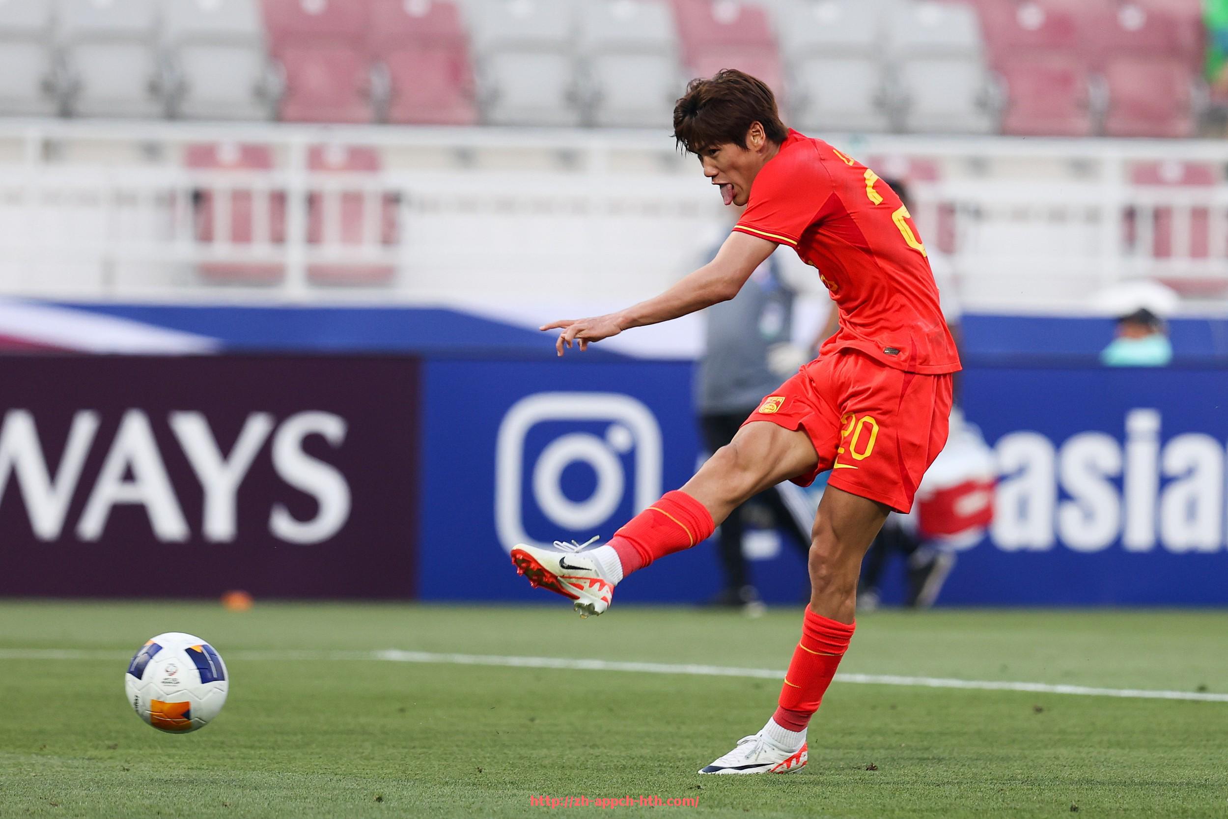 HTH华体会APP下载-世俱杯比赛中球员态度对技术执行与比赛走势的影响